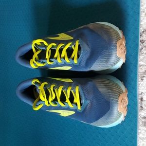 Brooks Catmount, blue trail running shoes